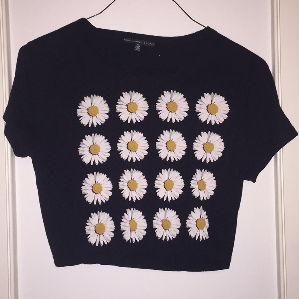 Urban outfitters black cropped top with daisies